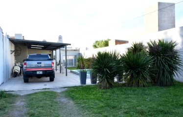 Casa de 2 dormitorios y pileta